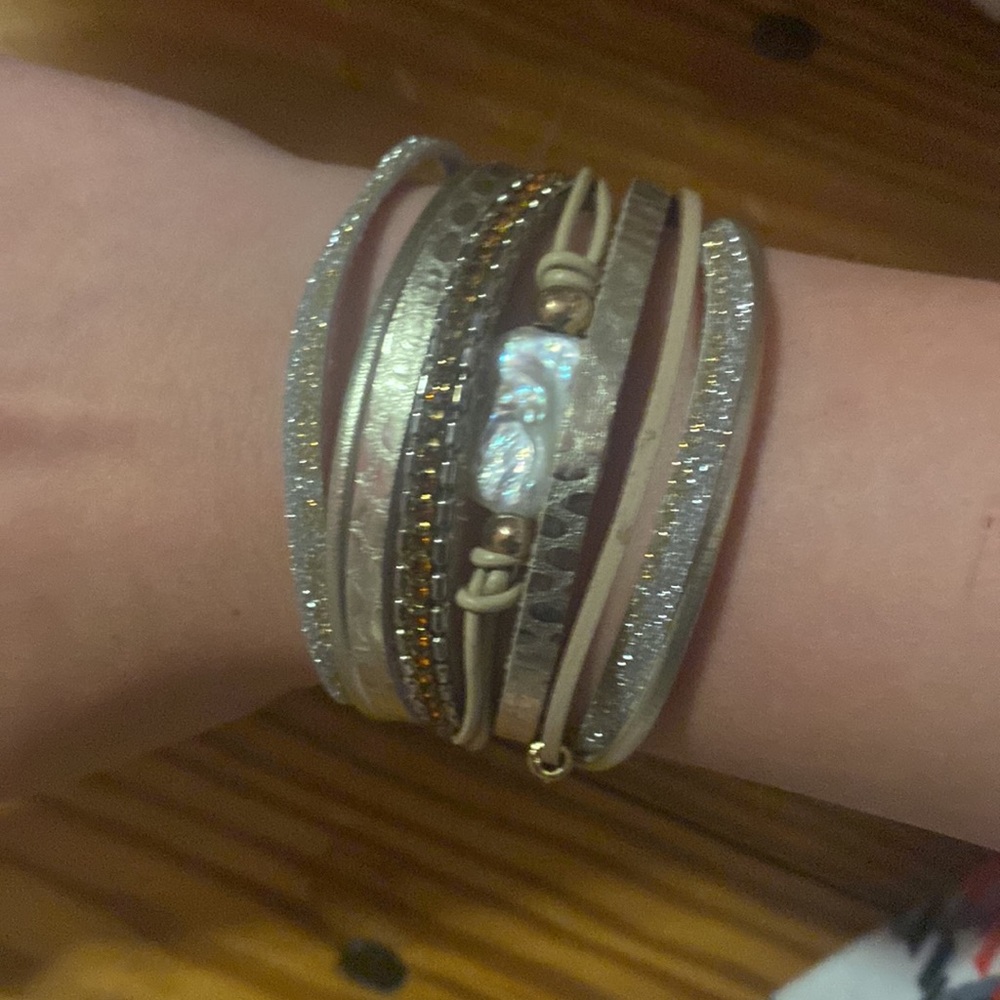 Bracelets - Picture 2 of 3